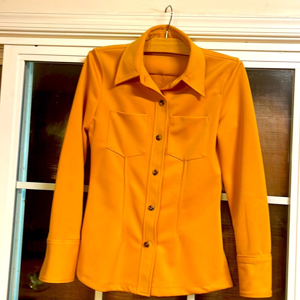 Zara rustic fitted button down shirt. Shirt has stretchy material.